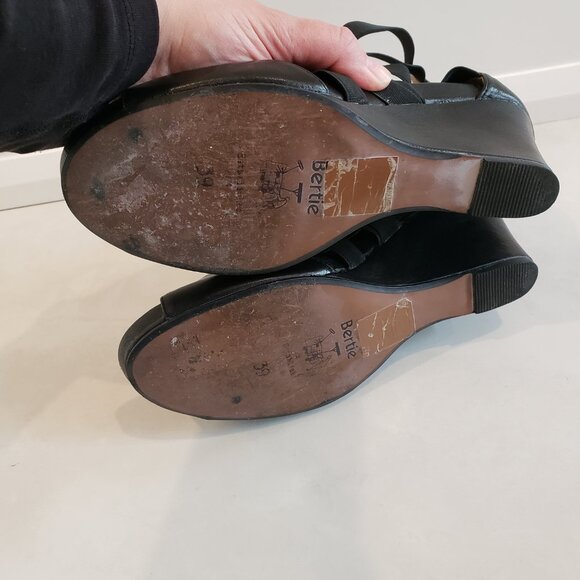 Bertie Women's Size 39 Black Strappy Wedged Sandal - Picture 9 of 10